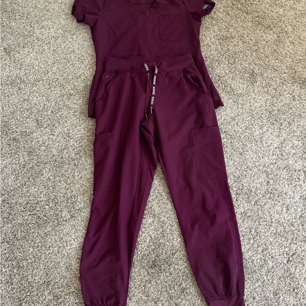 Med Couture Women's Maroon Jogger Set